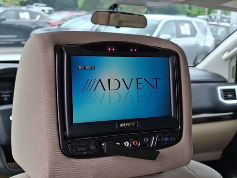Used 2017 Nissan Titan SV AWD/4WD image 12