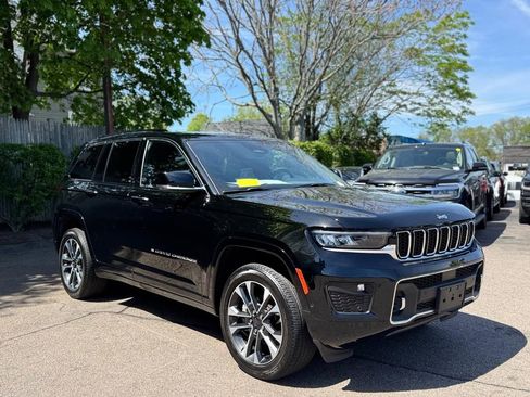 Used 2023 Jeep Grand Cherokee Overland AWD/4WD image 8