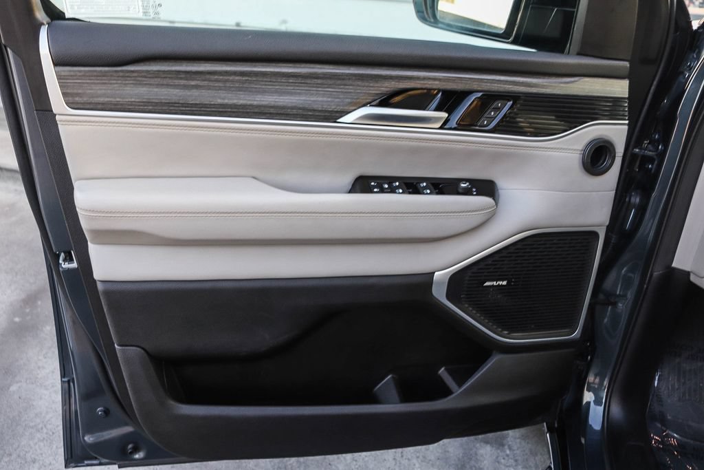 Used 2024 Jeep Wagoneer Series II AWD/4WD image 24