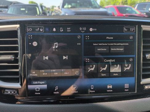 Used 2023 Chrysler Pacifica Touring-L FWD image 40