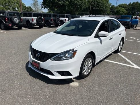 Used 2019 Nissan Sentra S w/ Appearance Package FWD image 3