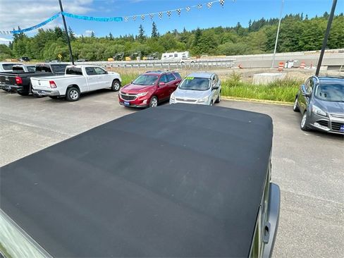 Used 2024 Jeep Wrangler Unlimited image 19