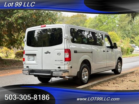 Used 2021 Nissan NV 3500 SV image 7