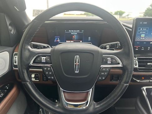 Used 2023 Lincoln Navigator Reserve RWD image 22