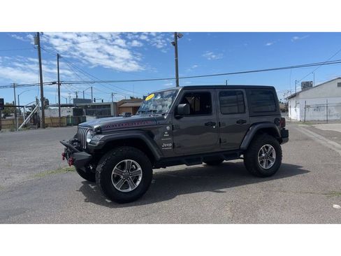 Used 2018 Jeep Wrangler Unlimited Sahara AWD/4WD image 7