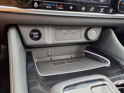 New 2025 Nissan Rogue Platinum w/ Tech Package image 14