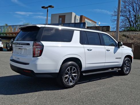 Certified 2024 Chevrolet Suburban Z71 w/ Z71 Off-Road Package AWD/4WD image 6