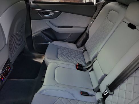 New 2026 Audi SQ8 Premium Plus AWD/4WD image 25