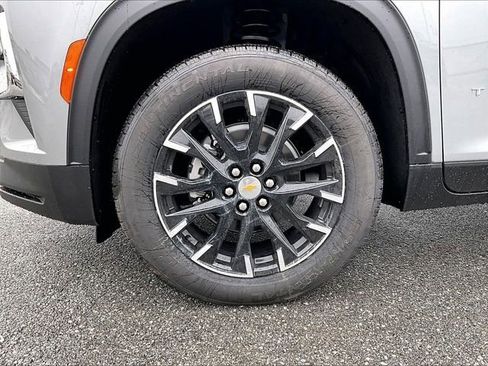 New 2026 Chevrolet Traverse LT w/ Sun and Wheel Package image 7
