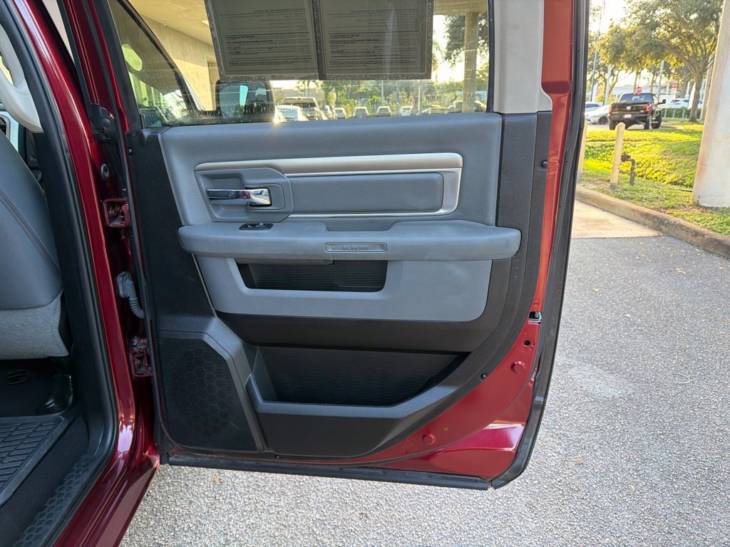 Used 2019 RAM 1500 Classic SLT AWD/4WD image 31