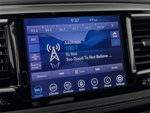 Used 2019 Chrysler Pacifica Limited image 14