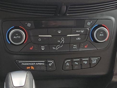 Used 2019 Ford Escape Titanium AWD/4WD image 29