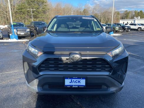 Used 2020 Toyota RAV4 LE image 2