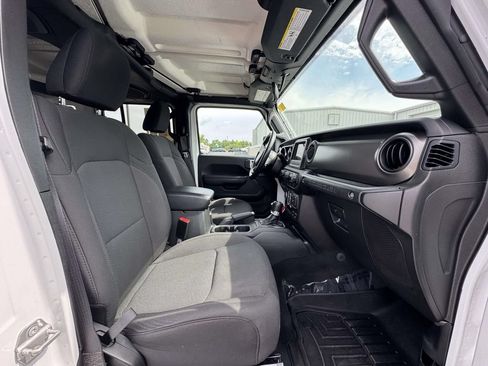 Used 2021 Jeep Wrangler Unlimited Sport AWD/4WD image 14