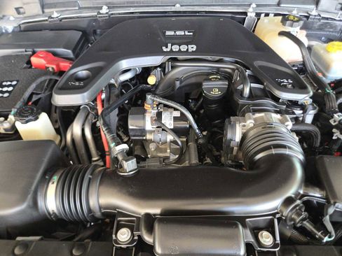 Used 2021 Jeep Wrangler Unlimited Rubicon image 29