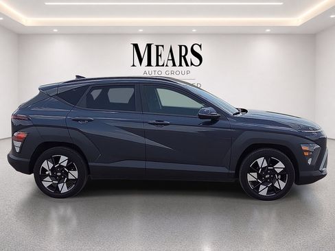 Used 2025 Hyundai Kona SEL FWD image 6