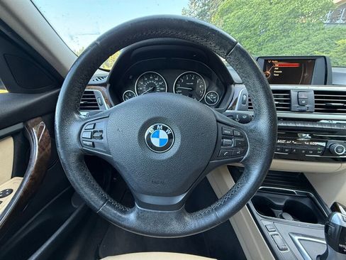 Used 2017 BMW 320i Sedan image 18
