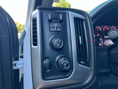 Used 2015 GMC Sierra 1500 SLE w/ SLE Value Package image 16