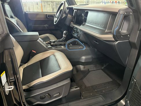 Used 2024 Ford Bronco Wildtrak image 7