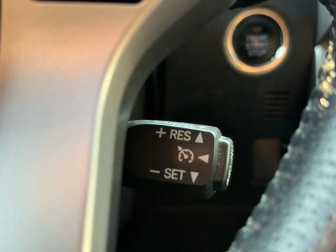 Used 2016 Toyota 4Runner Limited image 24