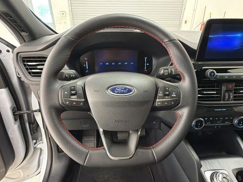 Certified 2025 Ford Escape ST-Line AWD/4WD image 11