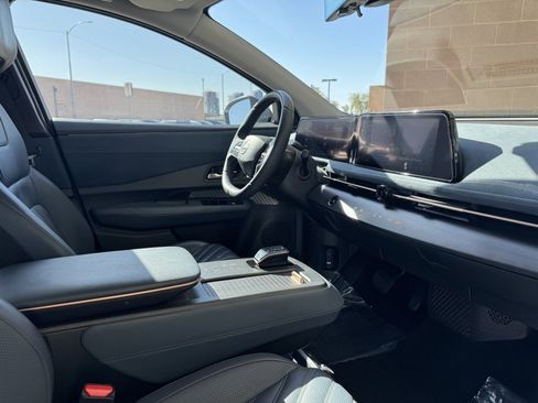 Used 2023 Nissan Ariya image 44