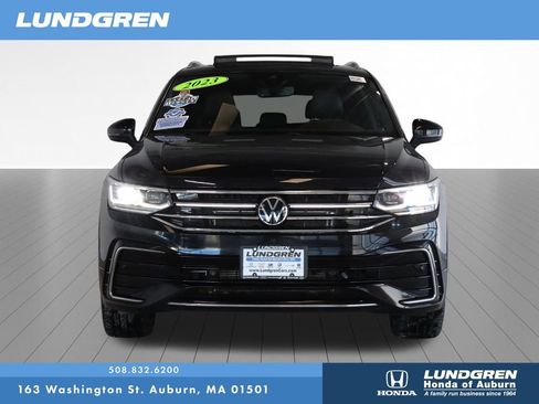 Used 2023 Volkswagen Tiguan SEL R-Line image 2