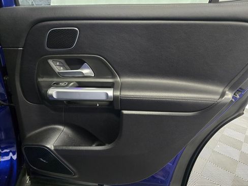 Used 2021 Mercedes-Benz GLB 250 4MATIC w/ Premium Package image 25