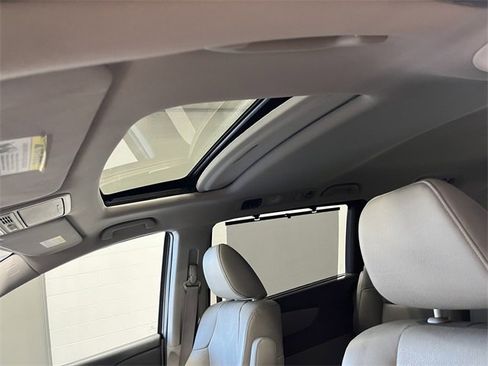 Used 2015 Honda Odyssey EX-L image 23