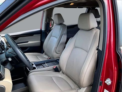 Used 2023 Honda Odyssey Touring image 17