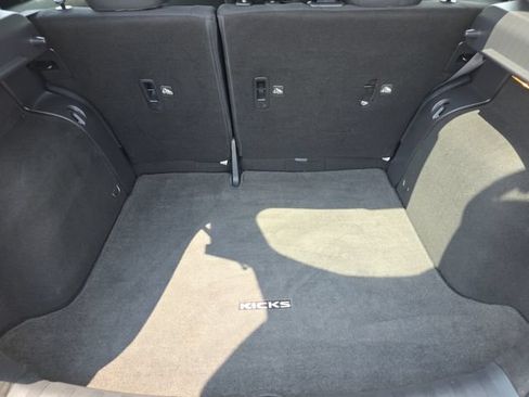 Used 2021 Nissan Kicks SV FWD image 30