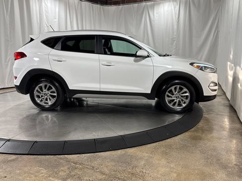 Used 2017 Hyundai Tucson SE w/ SE Popular Package 02 AWD/4WD image 9