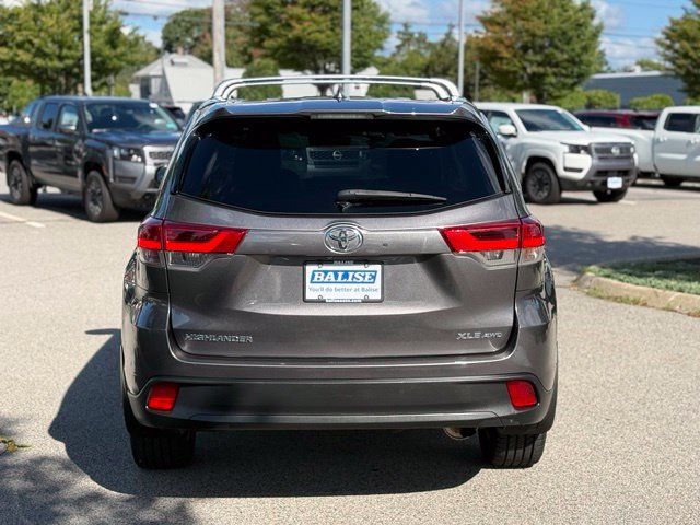 Used 2018 Toyota Highlander XLE AWD/4WD image 6