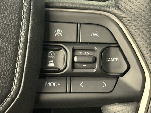 Used 2025 Toyota Tacoma Trailhunter image 21