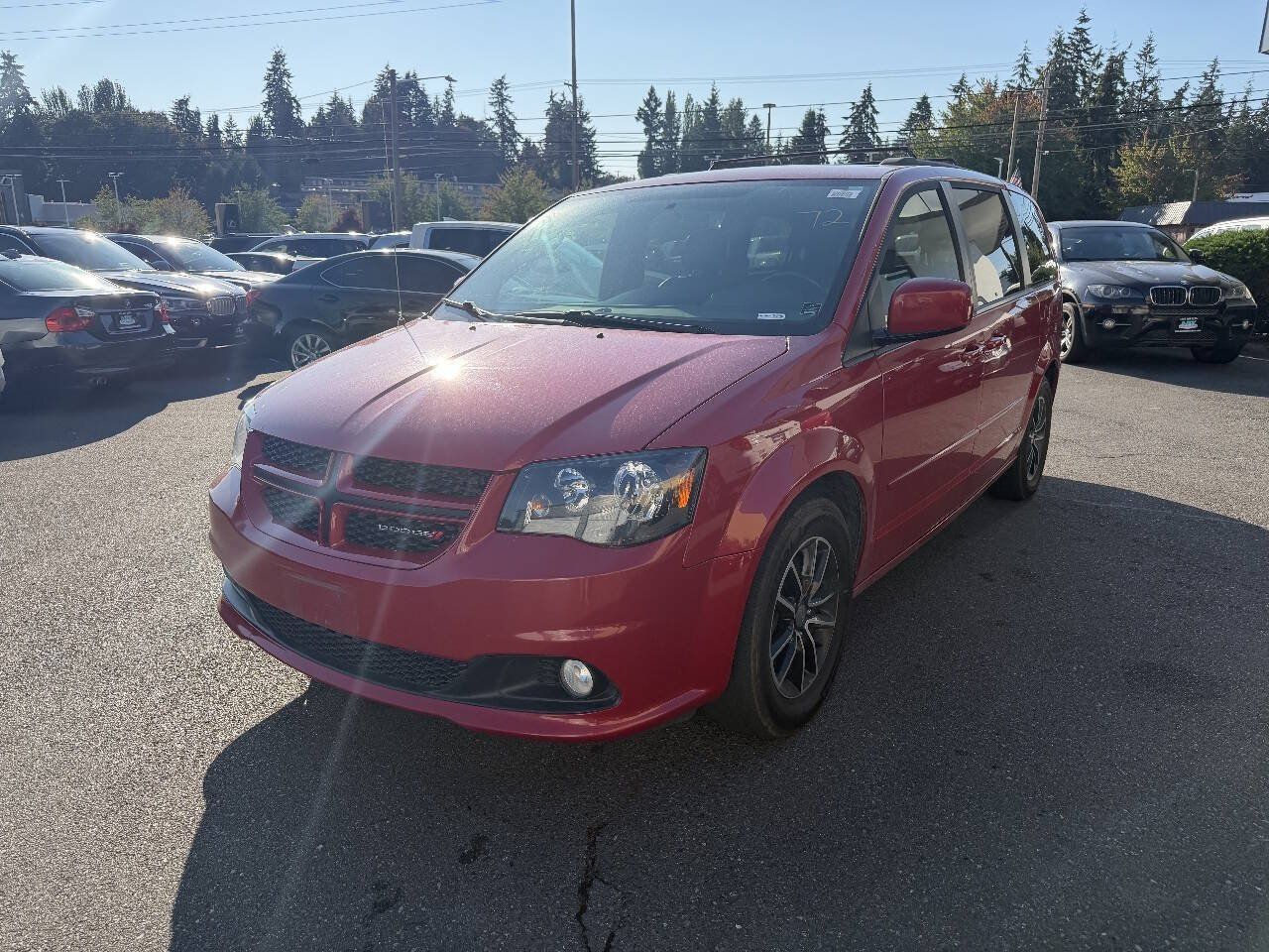 Used 2016 Dodge Grand Caravan R/T FWD image 1
