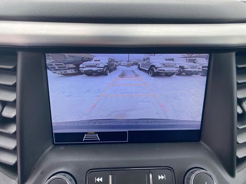 Used 2023 GMC Acadia SLE w/ Driver Convenience Package image 12