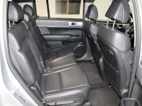 Used 2024 Hyundai Santa Fe Limited image 32