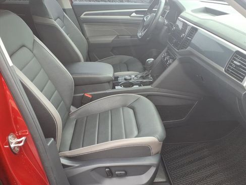 Certified 2023 Volkswagen Atlas SEL Premium image 11