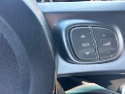Used 2004 Chevrolet SSR w/ Preferred Equipment Group RWD image 18