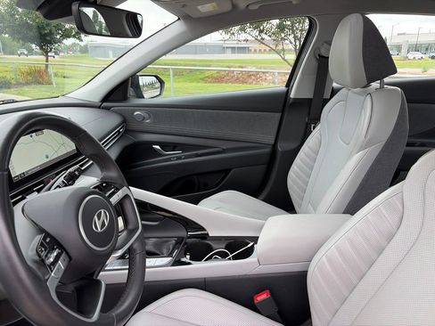 Used 2024 Hyundai Elantra Limited FWD image 48