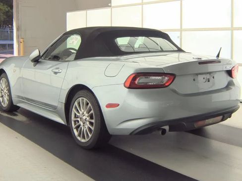 Used 2018 FIAT 124 Spider Classica RWD image 6