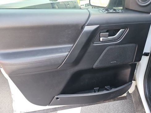 Used 2011 Land Rover LR2 HSE LUX image 13