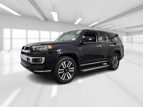 Used 2015 Toyota 4Runner SR5 image 2