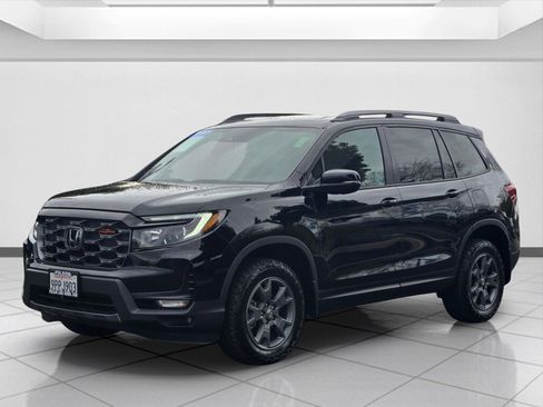 Certified 2025 Honda Passport TrailSport image 9