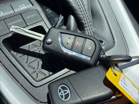 Used 2024 Toyota RAV4 LE FWD image 15
