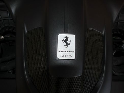 Used 2019 Ferrari Portofino RWD image 63