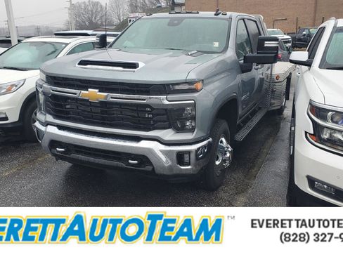 Used 2024 Chevrolet Silverado 3500 LT w/ Convenience Package image 1