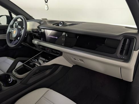 New 2026 Porsche Cayenne AWD/4WD image 19