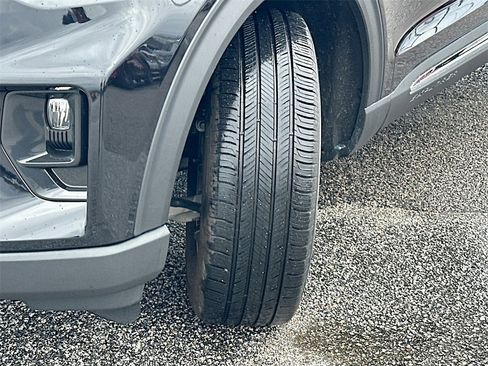 Used 2025 Ford Explorer Active w/ Active Comfort Package image 25