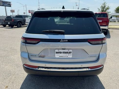 Certified 2023 Jeep Grand Cherokee Laredo w/ Luxury Tech Group I AWD/4WD image 5